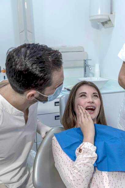 Best Chipped Tooth Repair Near Me  in Manhattan, NY